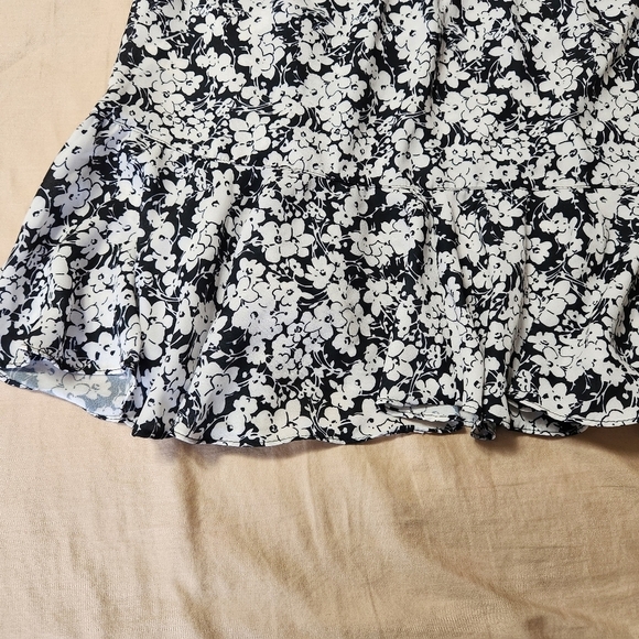 Max Studio Floral Ruched Crepe Ruffle‎ Mini Skirt - Picture 9 of 14